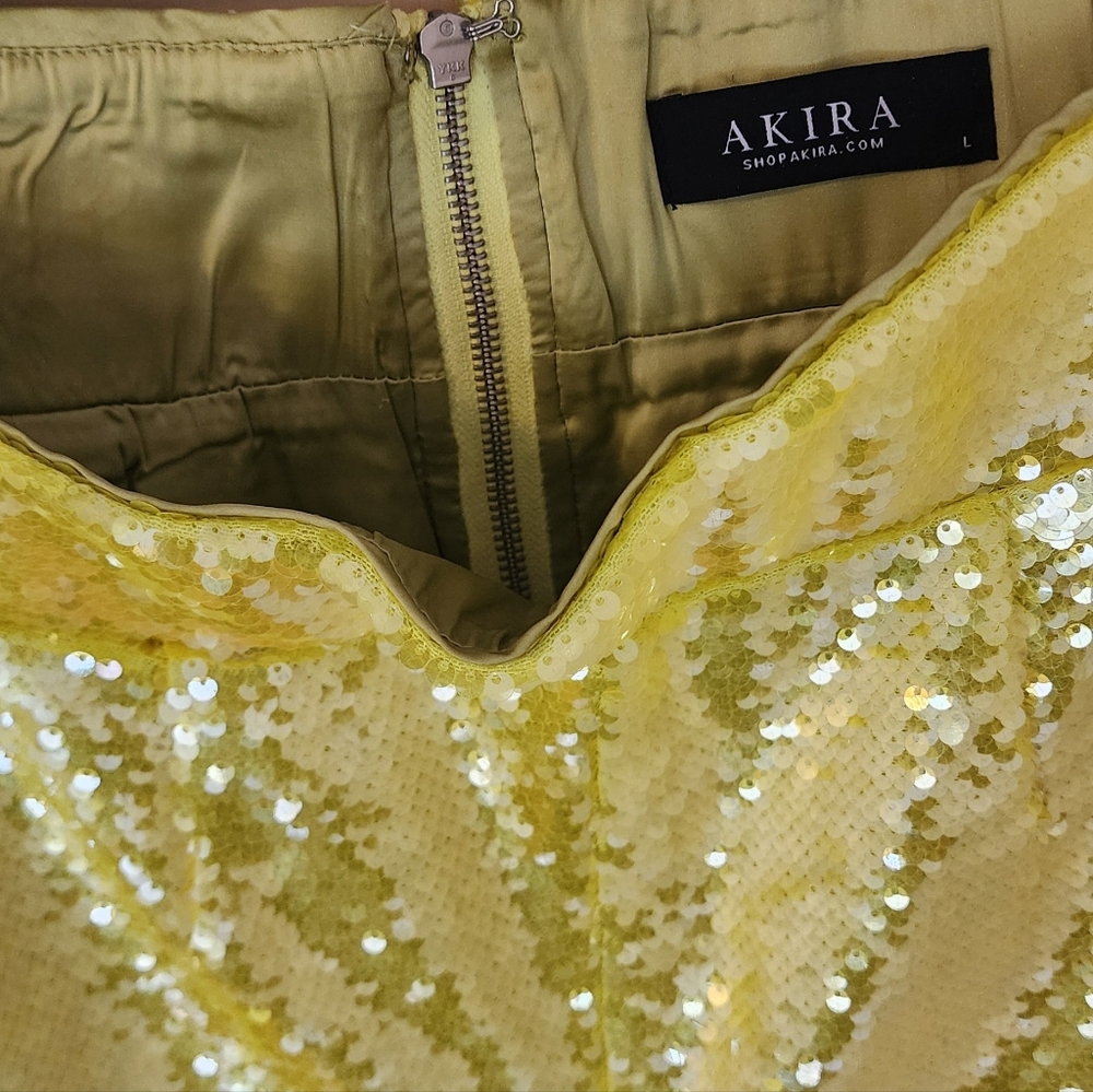 ALL UP IN MY MIND SEQUIN HIGH WAIST SHORT - L - Picture 2 of 4
